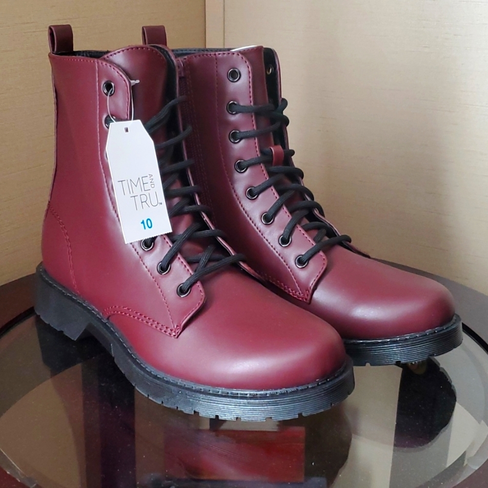 NWT Time and Tru Boots